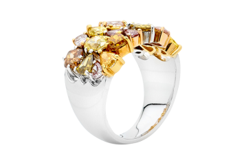 Pear and oval brilliant cut diamonds set on a white or yellow gold band. Available in White Gold, Yellow Gold, Rose Gold or Platinum