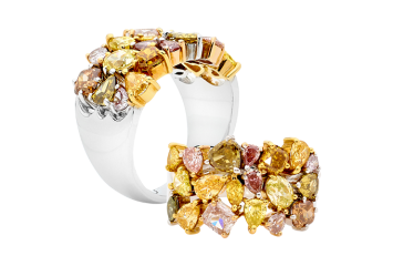 Pear and oval brilliant cut diamonds set on a white or yellow gold band. Available in White Gold, Yellow Gold, Rose Gold or Platinum