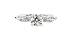 Round solitaire brilliant cut ring available in white gold or platinum.