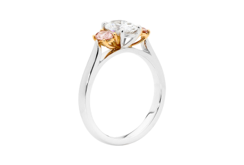 Oval brilliant cut Trilogy ring available in white or rose gold. Available in White Gold, Yellow Gold, Rose Gold or Platinum