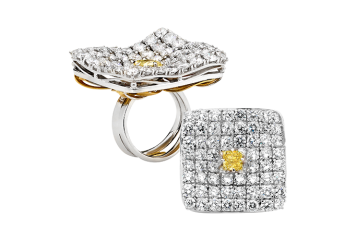 Award winning cushion and round brilliant cut diamond ring. Available in White Gold, Yellow Gold, Rose Gold or Platinum