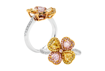Heart brilliant cut and round brilliant cut available in white, rose or yellow gold. Available in White Gold, Yellow Gold, Rose Gold or Platinum