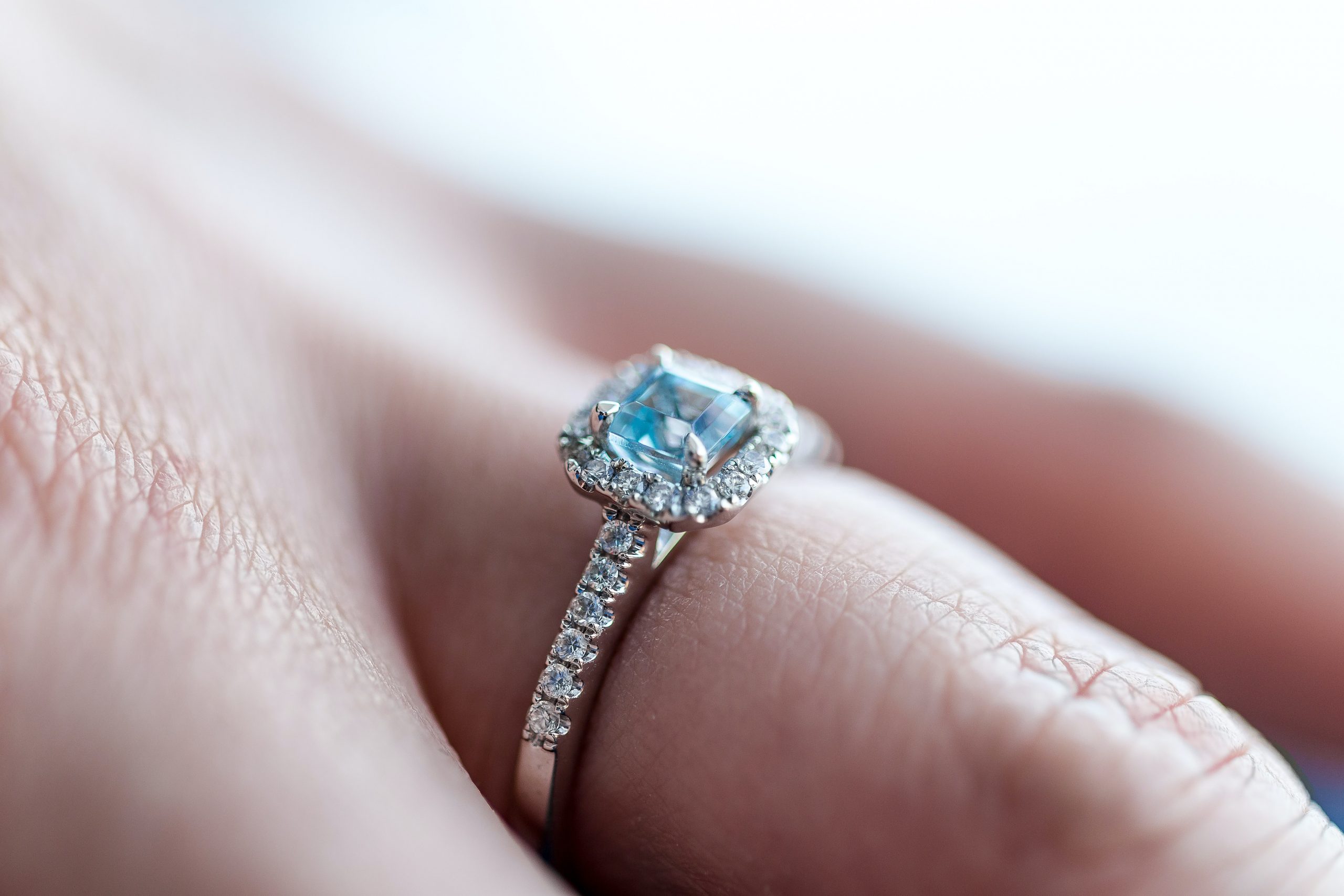 The Pros and Cons of Every Type of Engagement Ring Cut | Who What Wear